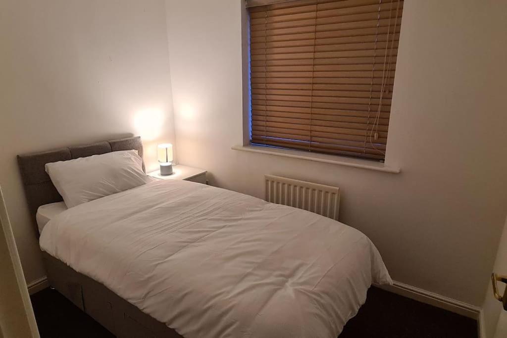 Vyna Place-close To Hospital *